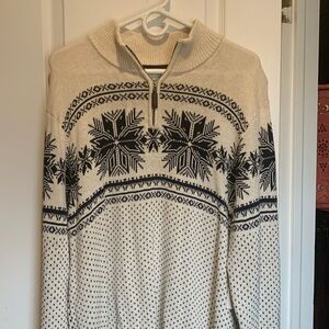 Aspen Mens Cream colored Blue Snowflake Sweater 100%Cotton